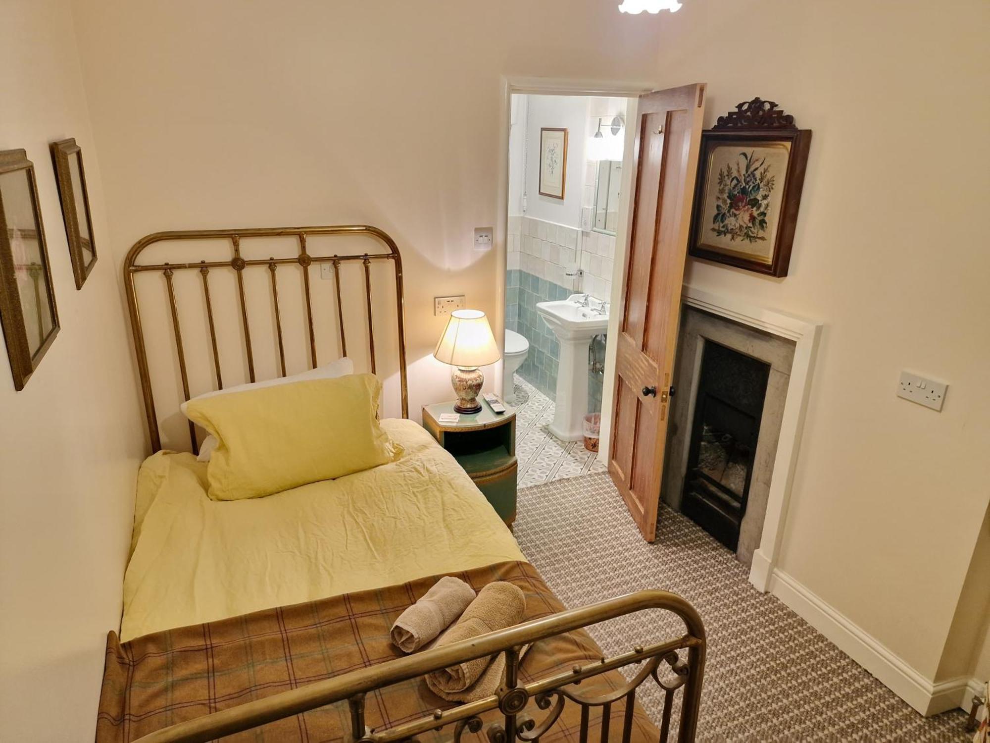 Cambus O' May Traditional Highland Hotel Ballater Zimmer foto